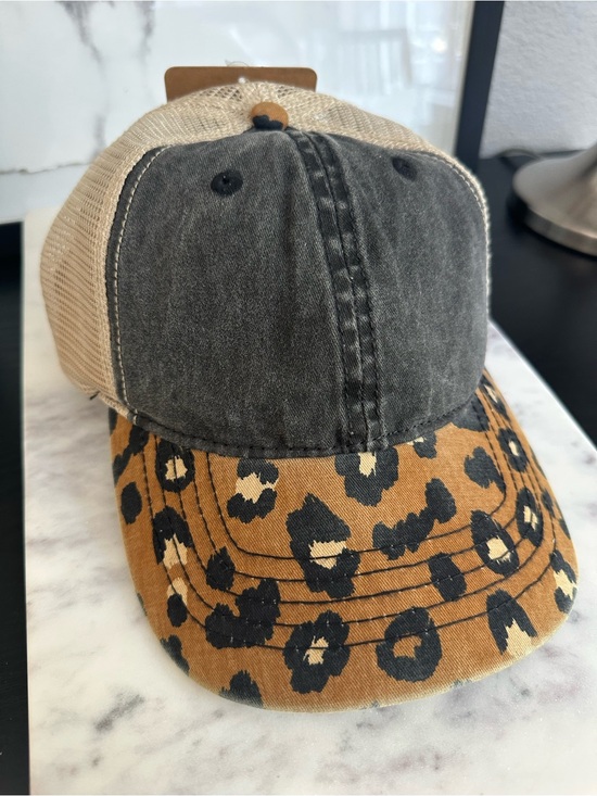 Infinity Accessories - NWT Women’s Leopard Print Hat Cap - Washed Charcoal/Black/Tan